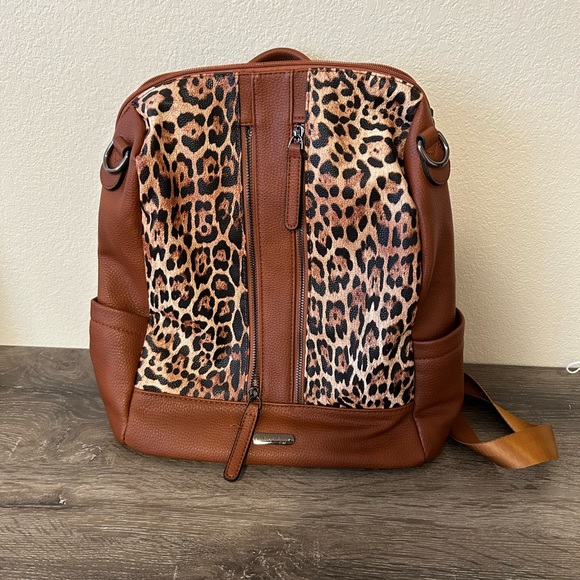 Leopard backpack - Picture 2 of 4